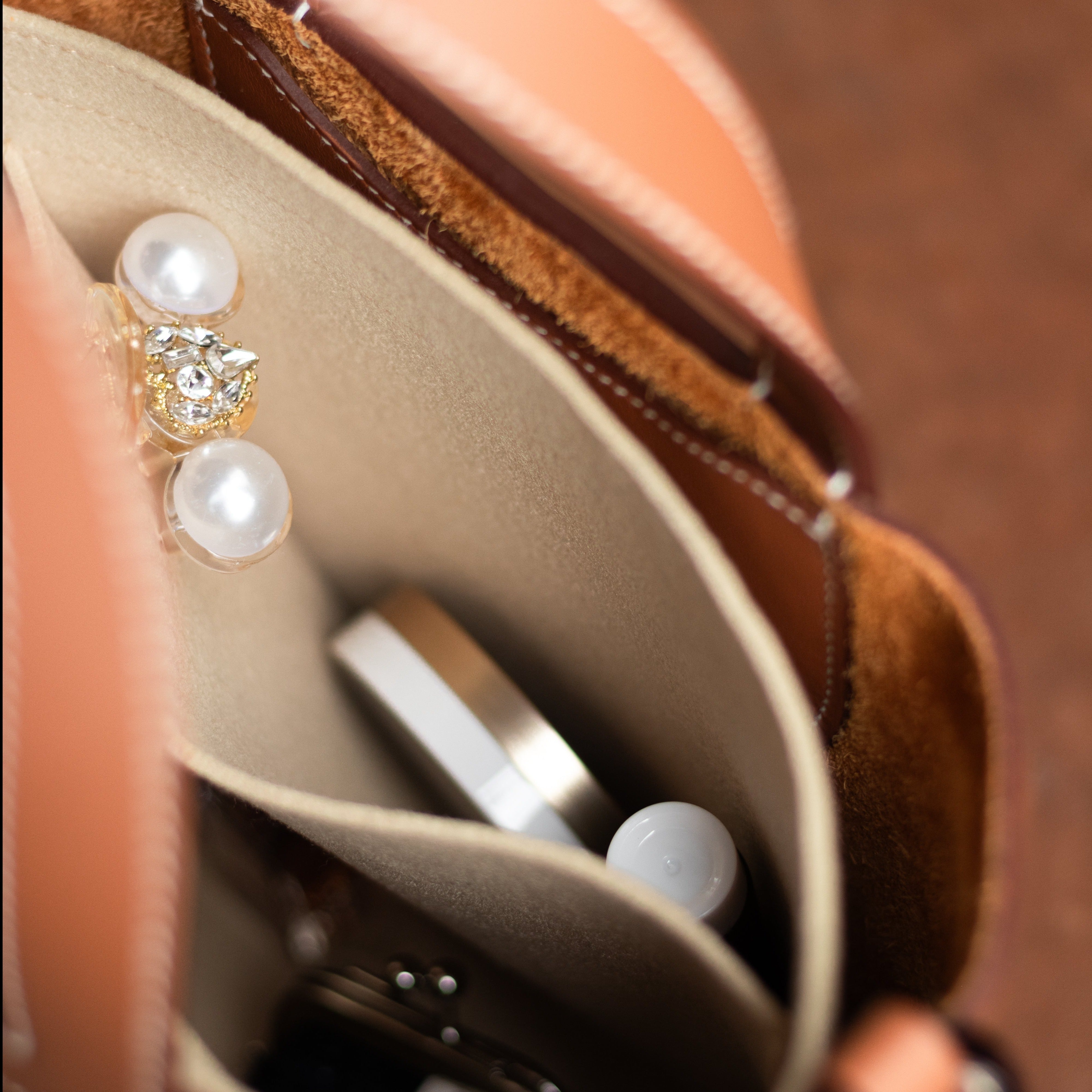 Hermes In the loop with bag organiser